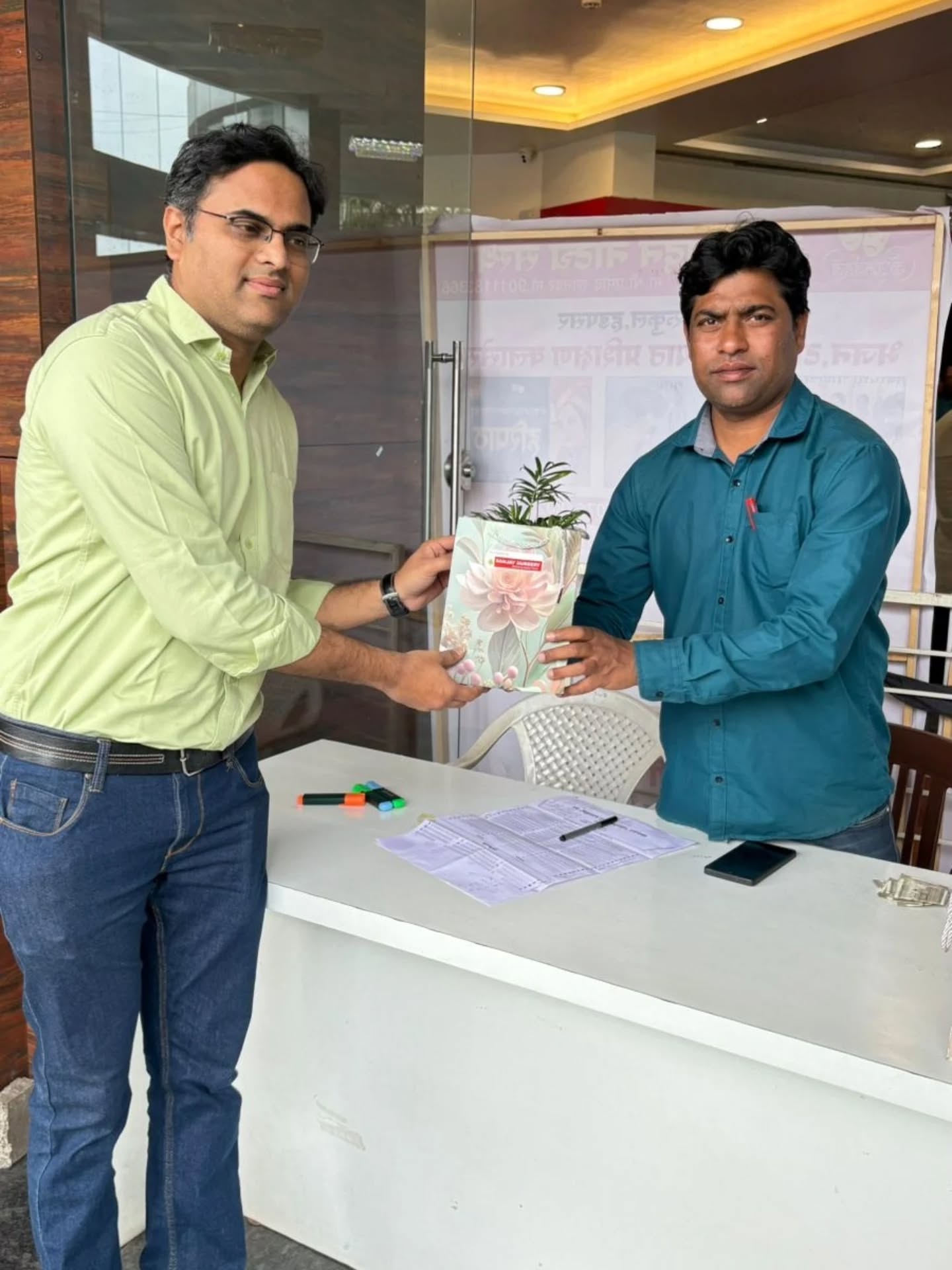 Bouquets may fade, but a plant stays with you for a lifetime 🌿#explorepage✨ #reelkrofeelkro❤️reelitfeelit #viralreels #IndoorPlantVibes