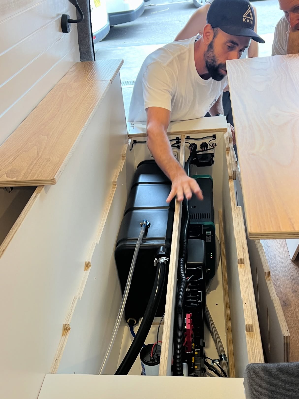 Built for movement. Designed for the road. πββοΈπΏ
This Toyota Hiace H200 is now fully converted β the perfect setup for chasing trails, early starts, and race weekends anywhere.
β¨ Full Interior Fit-Out
β‘ Enerdrive 3000W Solar System β reliable off-grid power
βοΈ Dometic NRX 80C Fridge β keep food fresh & recovery drinks cold
π Fiamma Awning β shade for post-run stretch sessions
πͺ΅ Vanbox system with Lagun swivel table β smart, flexible space
π§ Sink + 50L water tank
ποΈ Privacy curtains for comfortable rest & recovery
Park near the trailhead. Wake up. Run. Repeat.